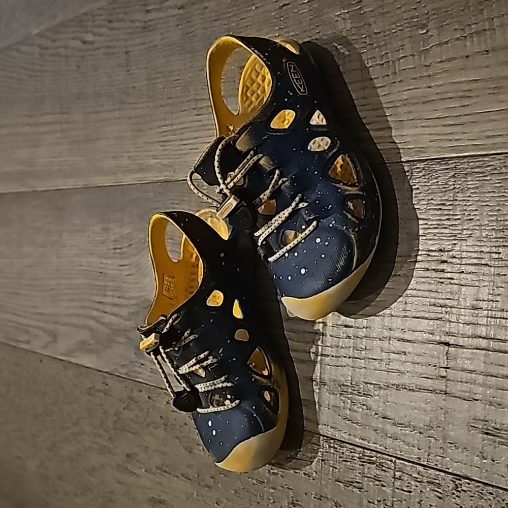 Keens water shoes